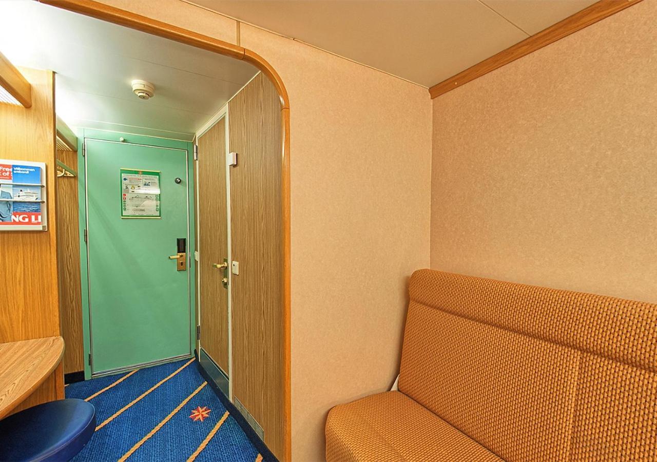 Viking Line Ferry Viking Cinderella - One-Way Journey From Helsinki To Stockholm Hotell Rom bilde