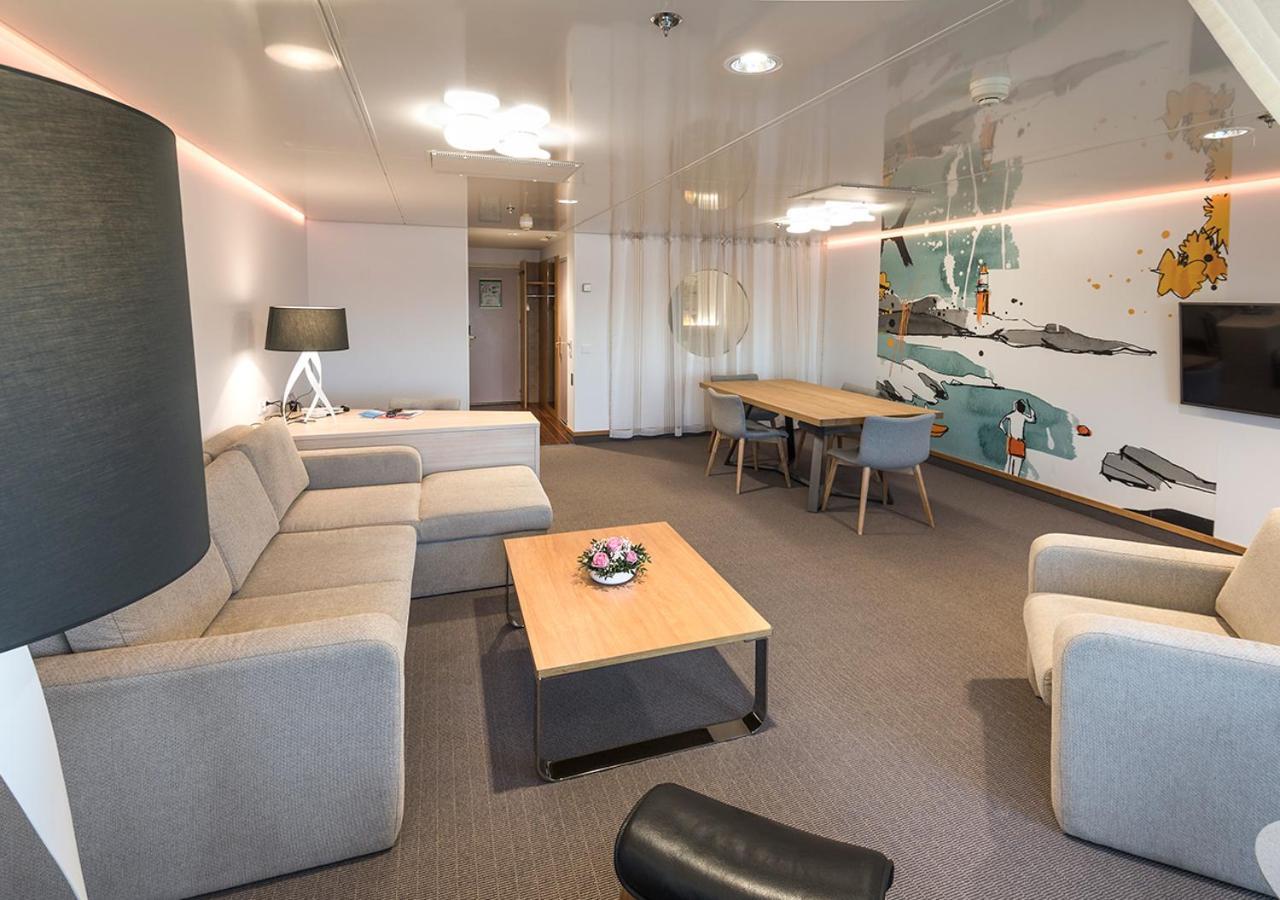 Viking Line Ferry Viking Cinderella - One-Way Journey From Helsinki To Stockholm Hotell Rom bilde
